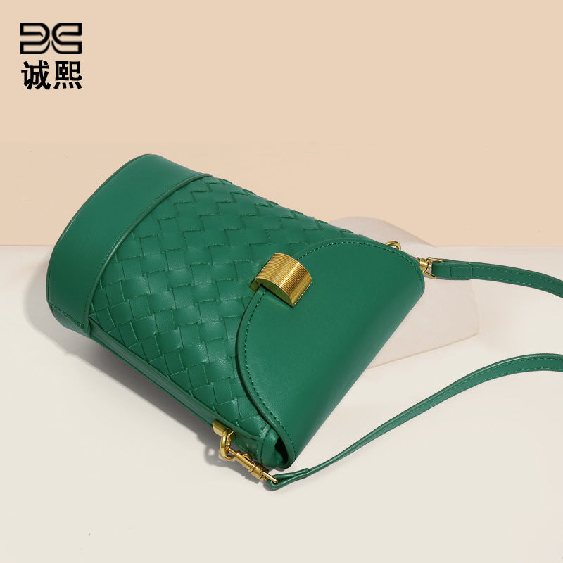 外贸跨境水桶包包小众设计新款马卡龙单肩女包简约潮大容量斜挎包