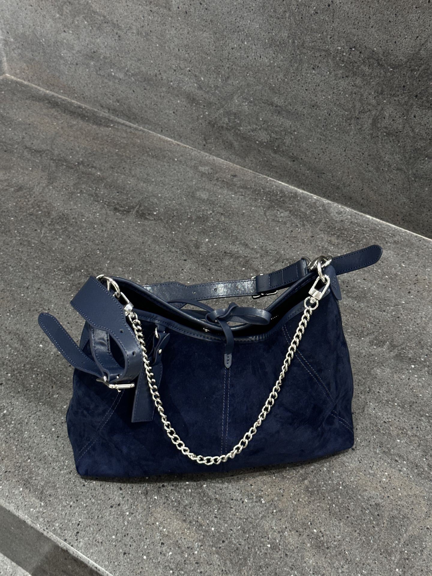 小众2024新款秋冬磨砂麂皮腋下包高级感大容量单肩斜挎托特包包女