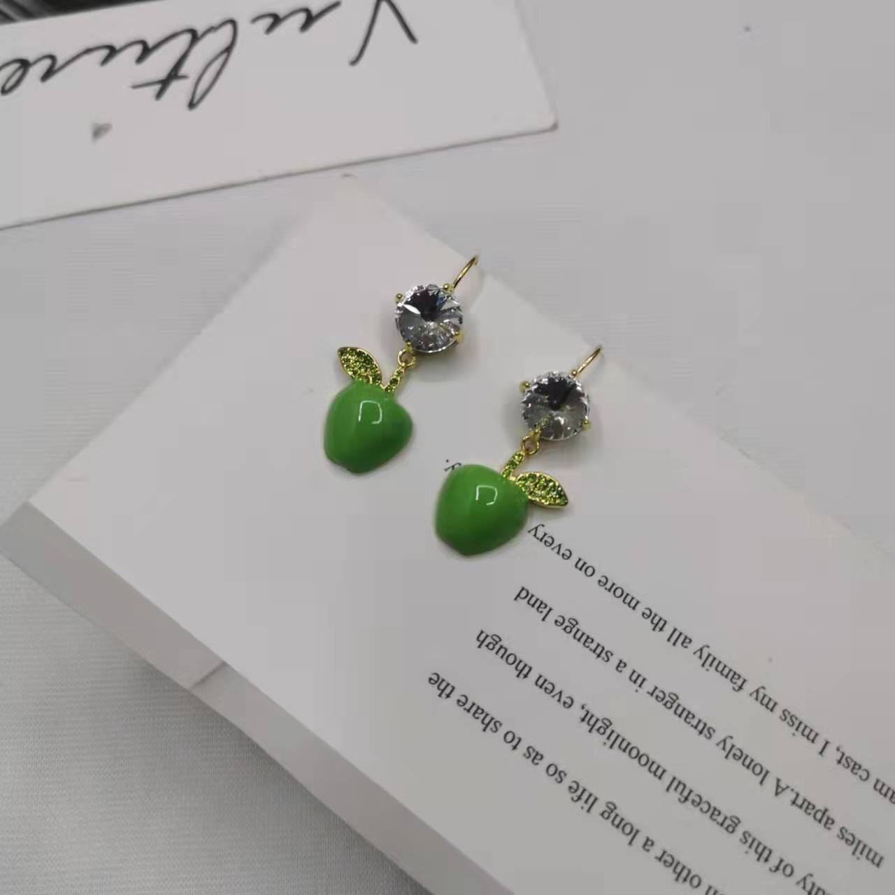 缪家21新款青苹果耳环仿水晶满钻耳钩高级感甜美气质青色水果耳饰