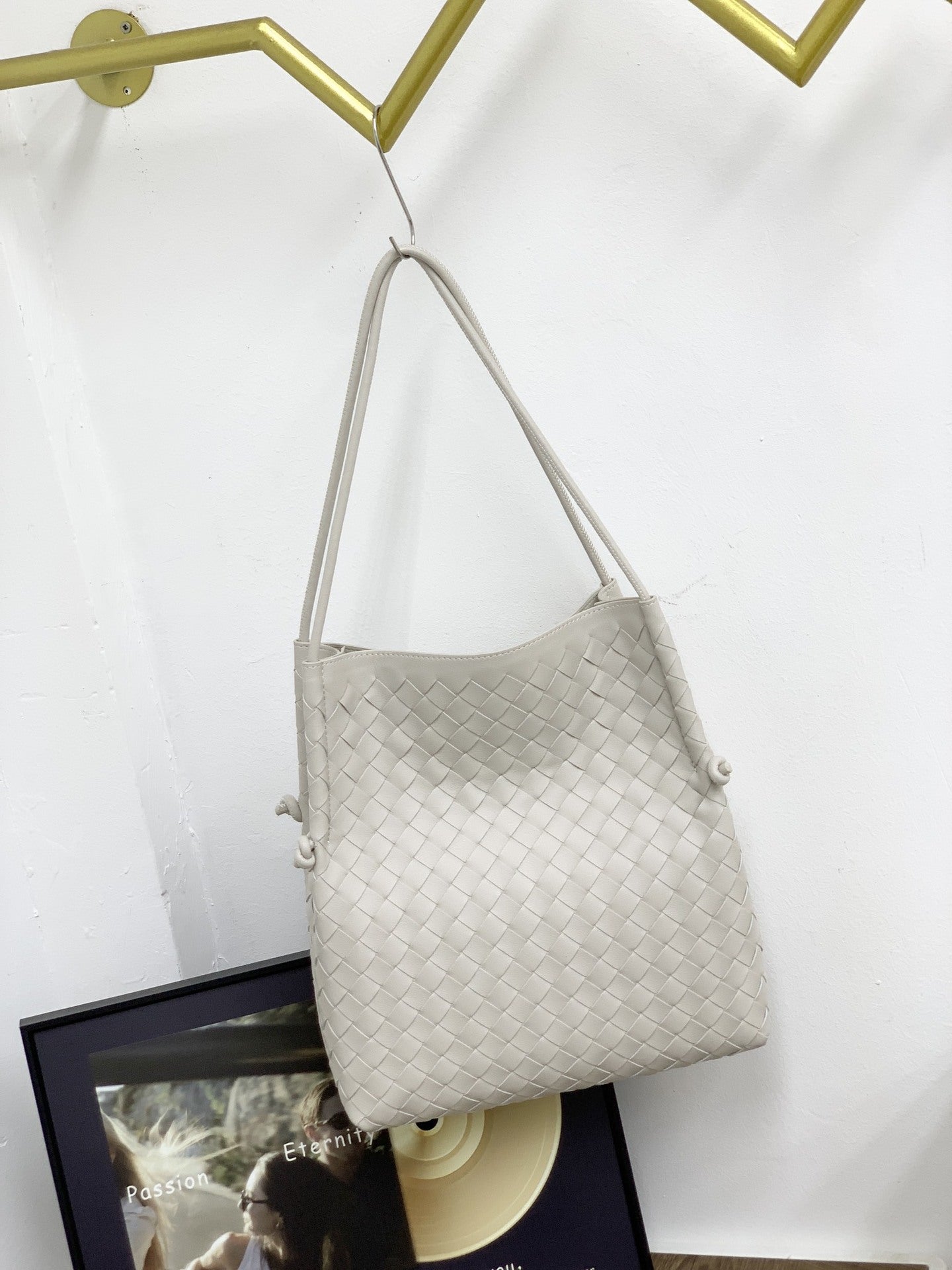 2024春夏季新款牛皮女包菜篮子编织大容量单肩斜挎手提包包编织女