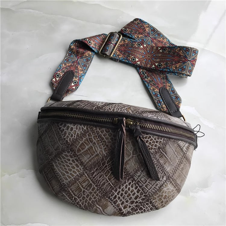 出口法国外贸真皮复古胸包欧美时尚百搭斜跨包腰包女酷包直播代发