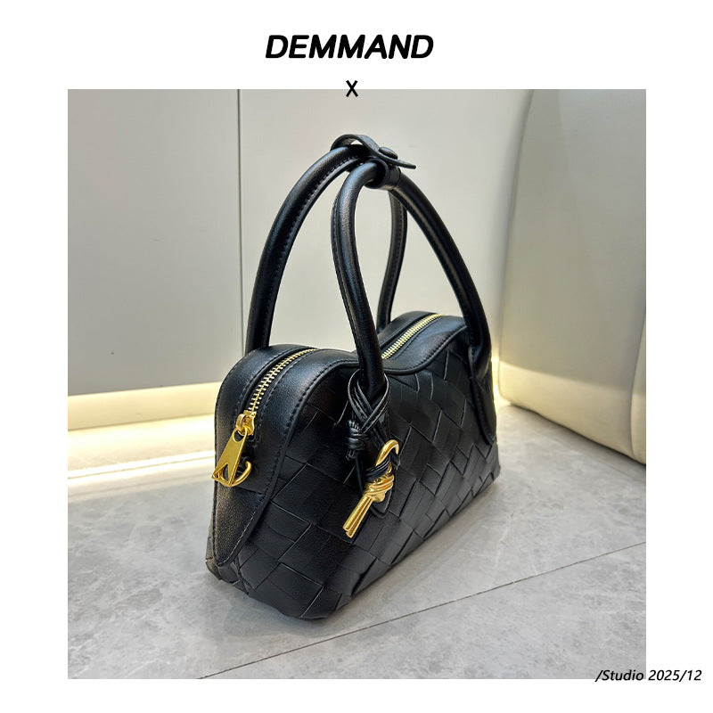2025单肩保龄球真皮女包新款手工编织腋下包通勤大容量批发斜挎包