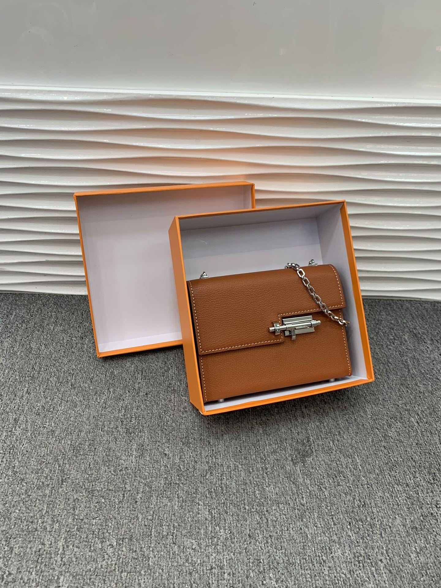 高品质 蜥蜴纹牛皮链条迷你插销包 时髦好搭配气质小方包一件代发