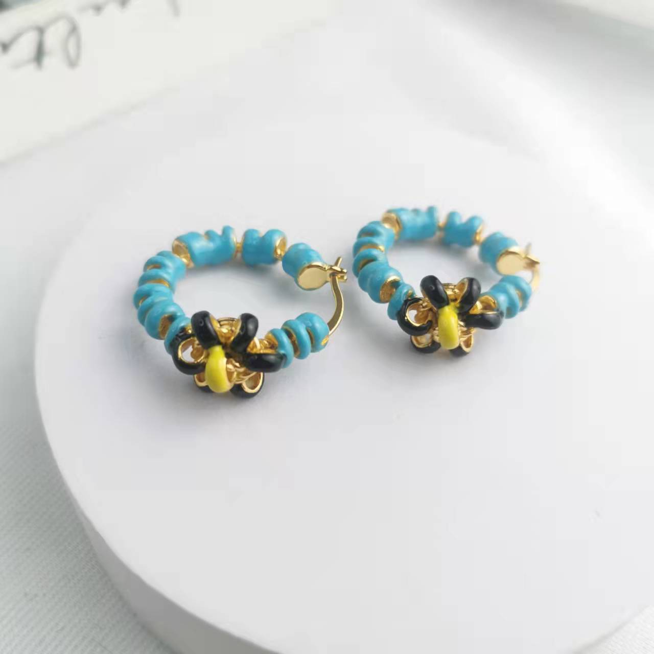 BV家22新款花朵珐琅耳扣女高级感气质滴釉几何小花拼色耳环