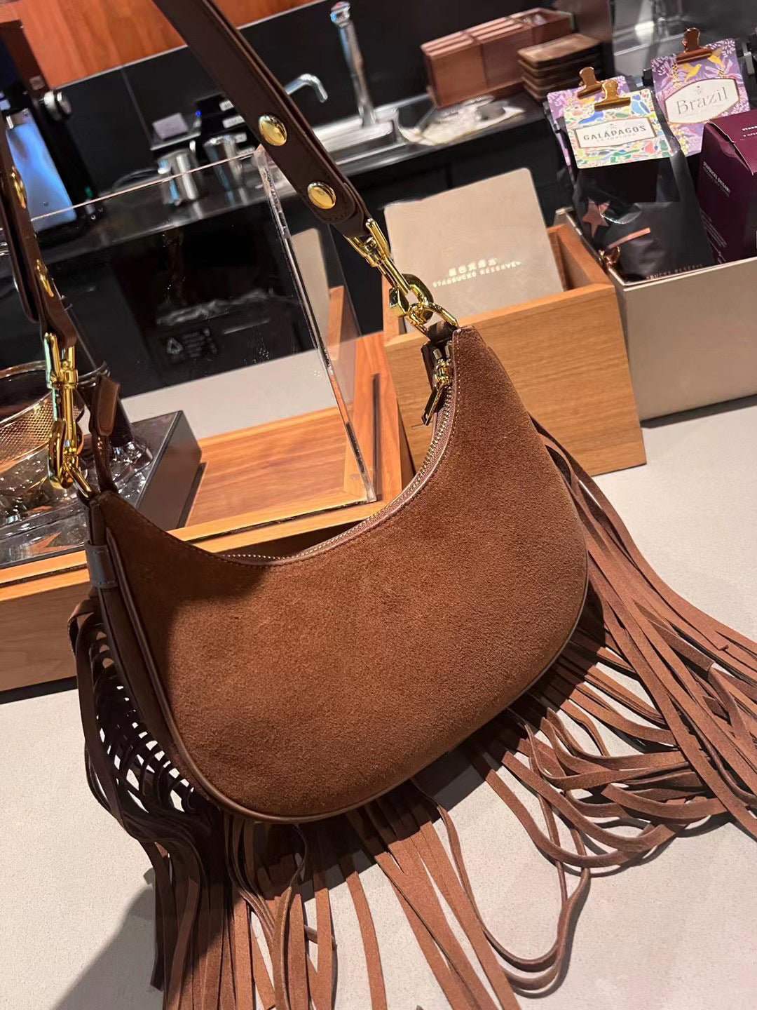 2023新款网红同款时尚百搭复古棕色流苏设计单肩斜挎包包女牛皮潮