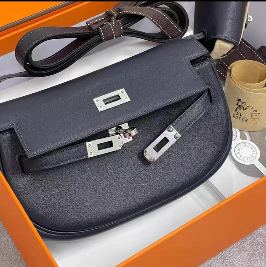 2024新款网红同款凯莉汤圆包饺子包迷你单肩斜挎真皮女腰包马鞍包