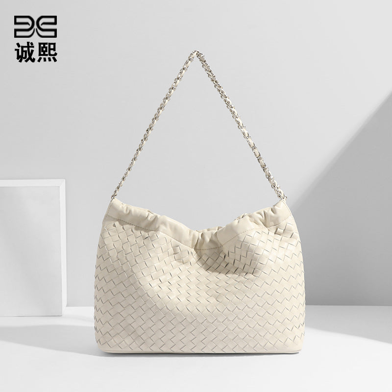 新款包包小众设计简约百搭时尚手工编织链条小方包泡芙褶皱云朵包