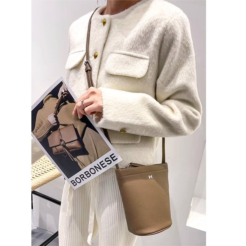 软头层牛皮托特水桶包简约高级时尚真皮单肩斜挎拉链小包包女包潮