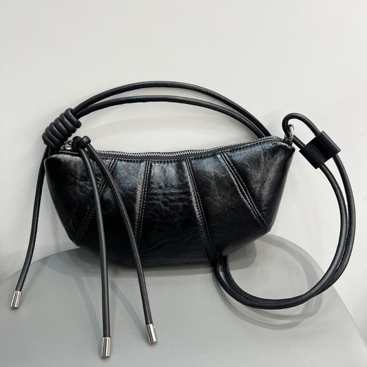 秋冬季复古棕色包包女2024新款流行百搭斜挎包时尚超火小众牛角包