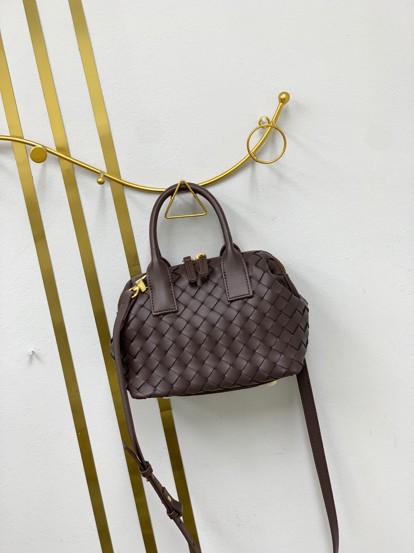 包包女2024新款真皮手工编织保龄球包女斜挎单肩小众波士顿手提包