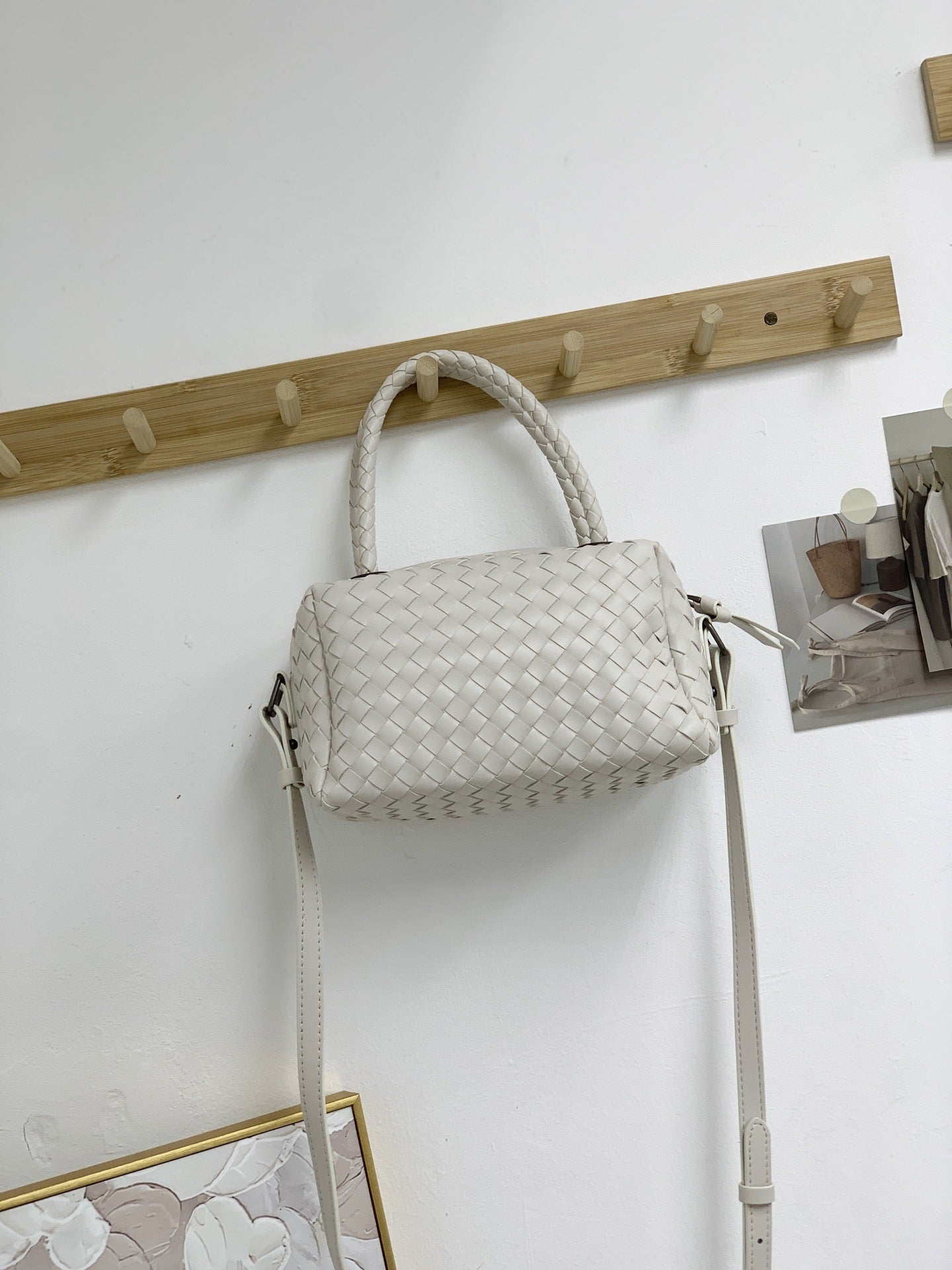 2024新款编织包包女小众高级酒红色手拎单肩斜挎小方包相机枕头包