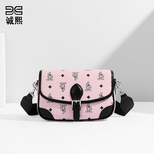 小众新款百搭单肩斜挎包洋气兔子质感宽肩带小方包时尚流行腋下包