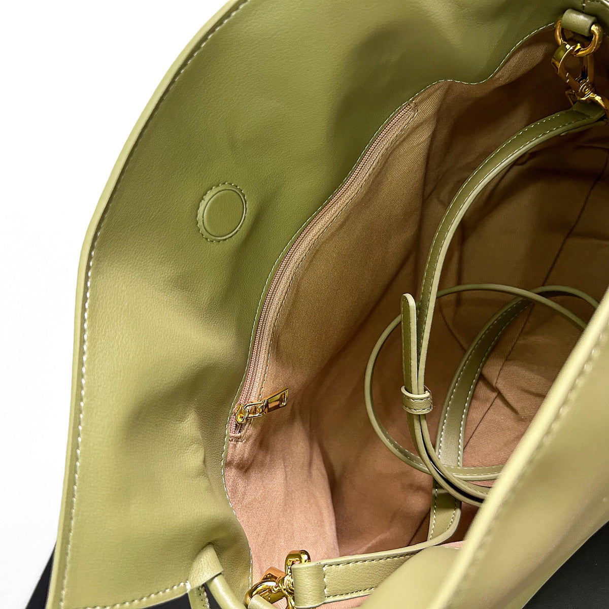 真皮单肩斜挎抽绳褶皱法式高级感牛皮大容量通勤包女软皮云朵包包