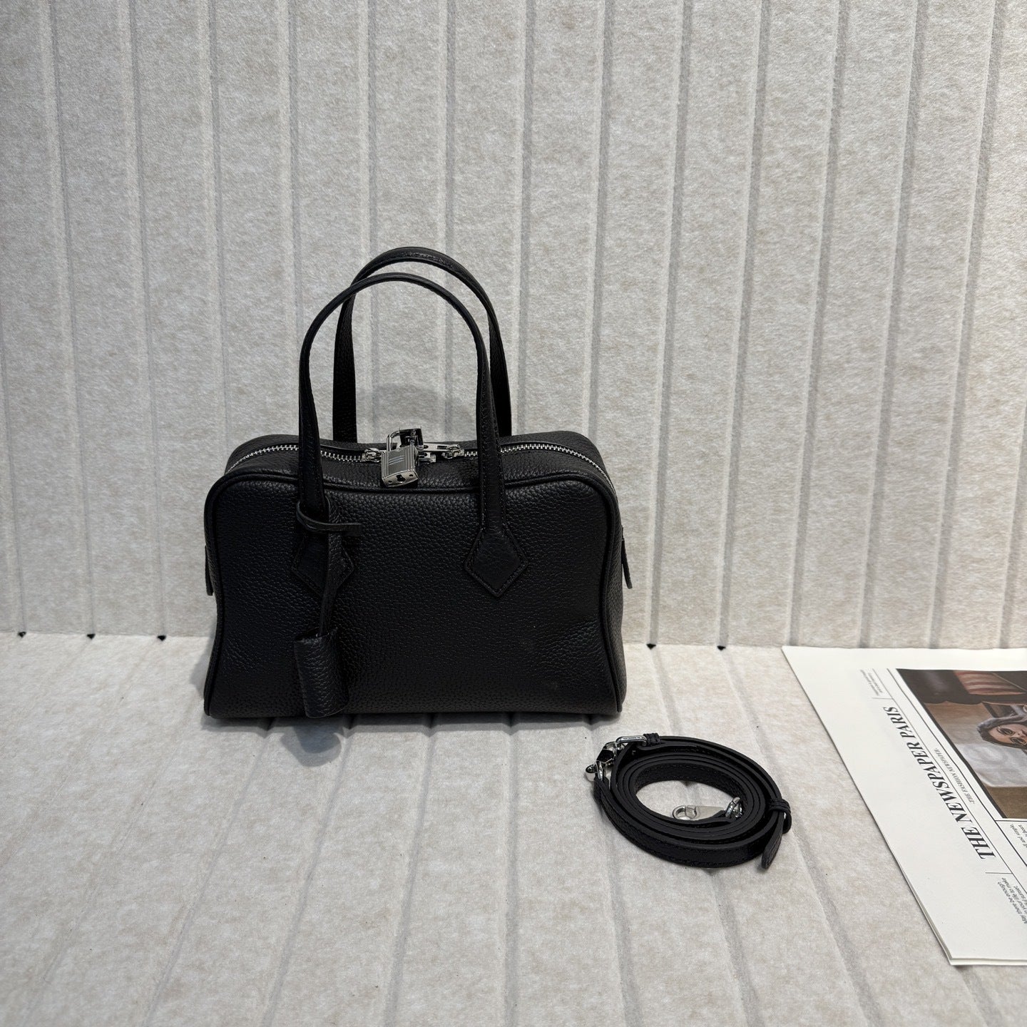 2025新款高端TC皮牛皮维多利亚真皮女包简约保龄球腋下包手提斜挎