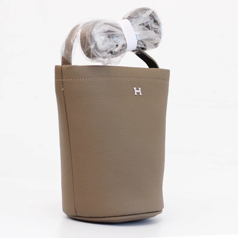 软头层牛皮托特水桶包简约高级时尚真皮单肩斜挎拉链小包包女包潮