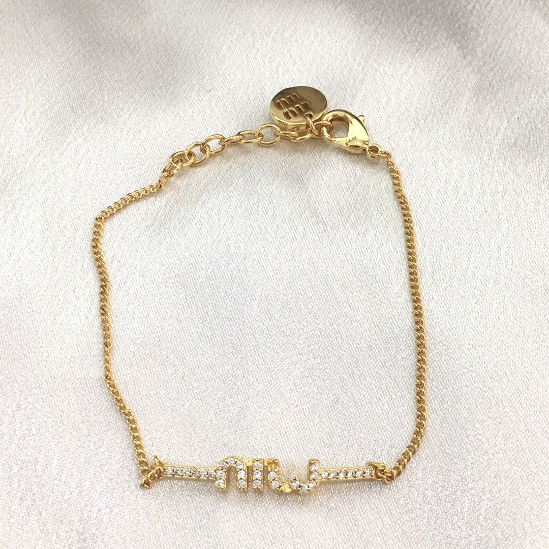 缪家新款MIU字母手链女黄铜镀金镶钻时尚轻奢风高级感满钻手环