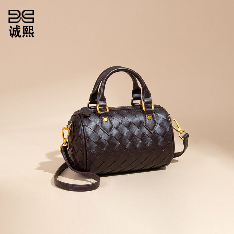 跨境新款手工编织女包气质百搭波士顿包手拎枕头包休闲单肩斜跨包