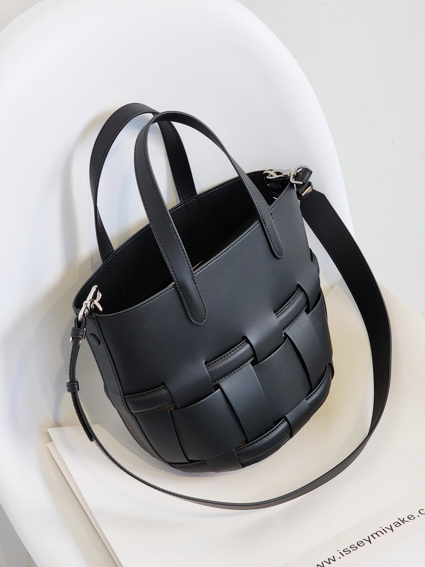 手工编织牛皮托特包时尚镂空手提包大容量单肩包女包外贸一件代发