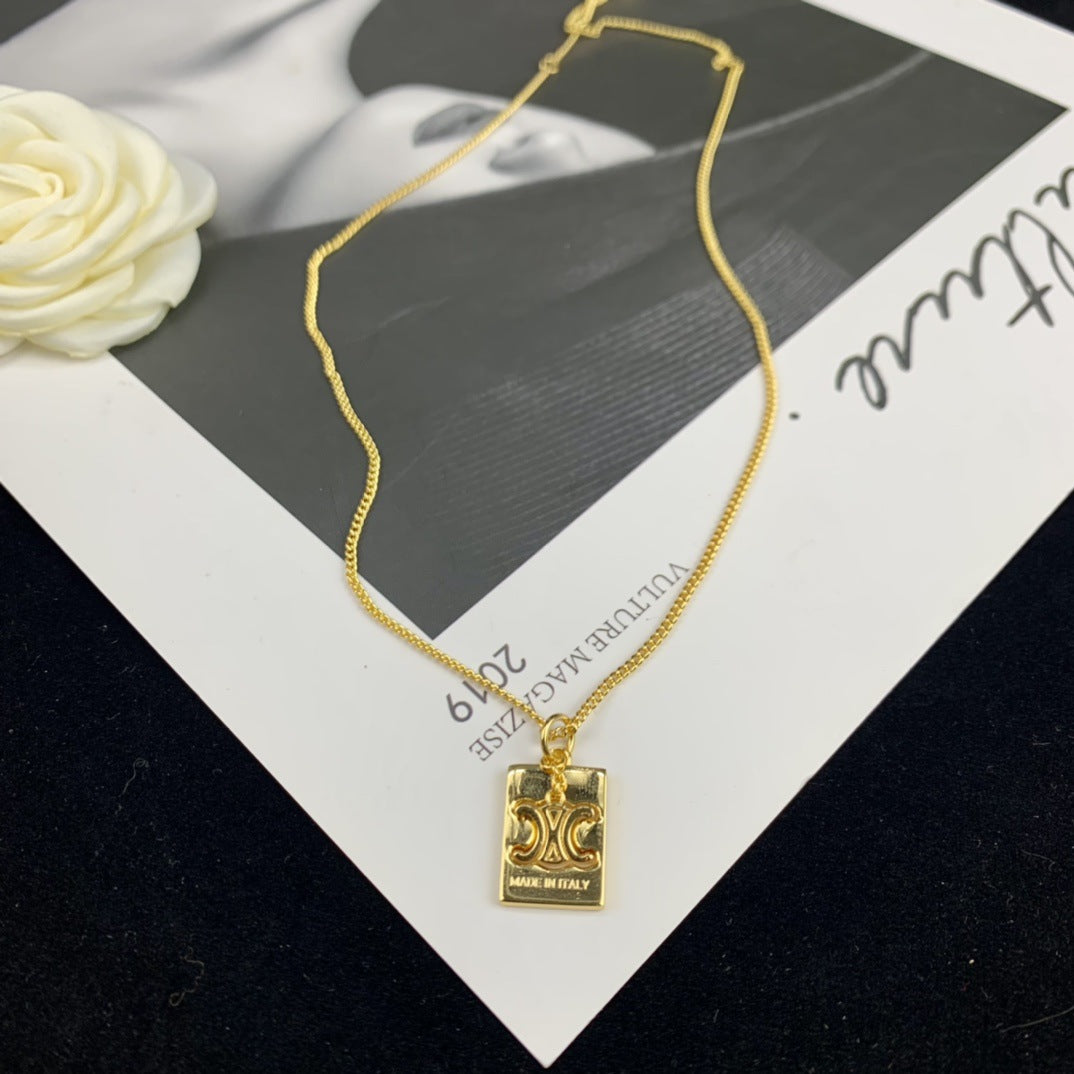 CEL风22新款凯旋门镂空方块项链女高级感光面黄铜镀24K方牌锁骨链