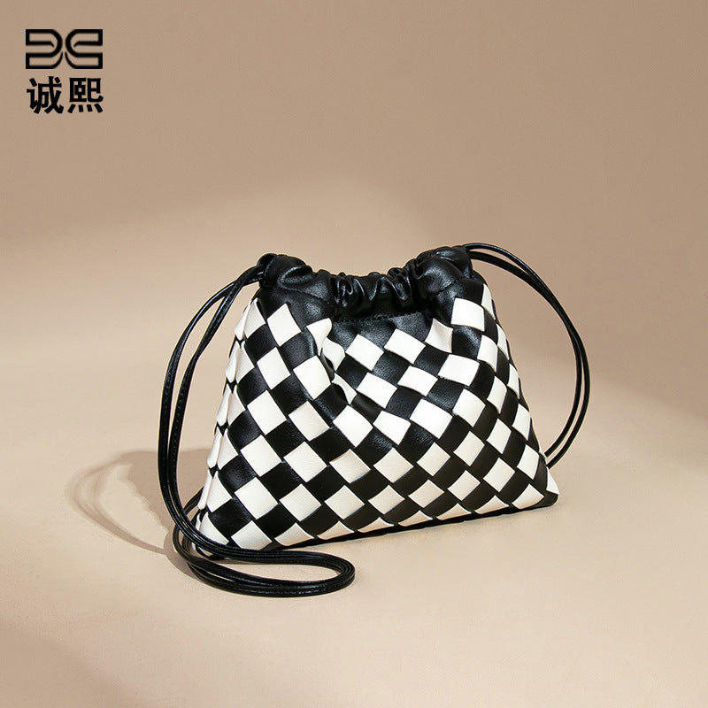 直播热销时尚云朵包时尚小众编织包包抽绳垃圾袋迷你单肩斜挎女包