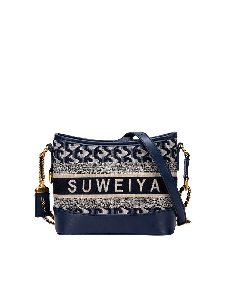 流浪包2025新款休闲女包针织刺绣字母斜跨包欧美时尚女士单肩包包