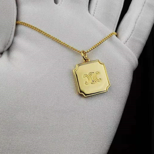 赛家新款凯旋门锁骨链金色方牌复古法式欧美风气质盾牌项链女