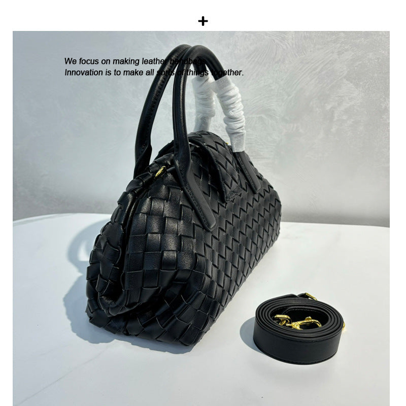 包包女款2024年新款洋气大容量夏天小众高级保龄球包斜挎包女真皮