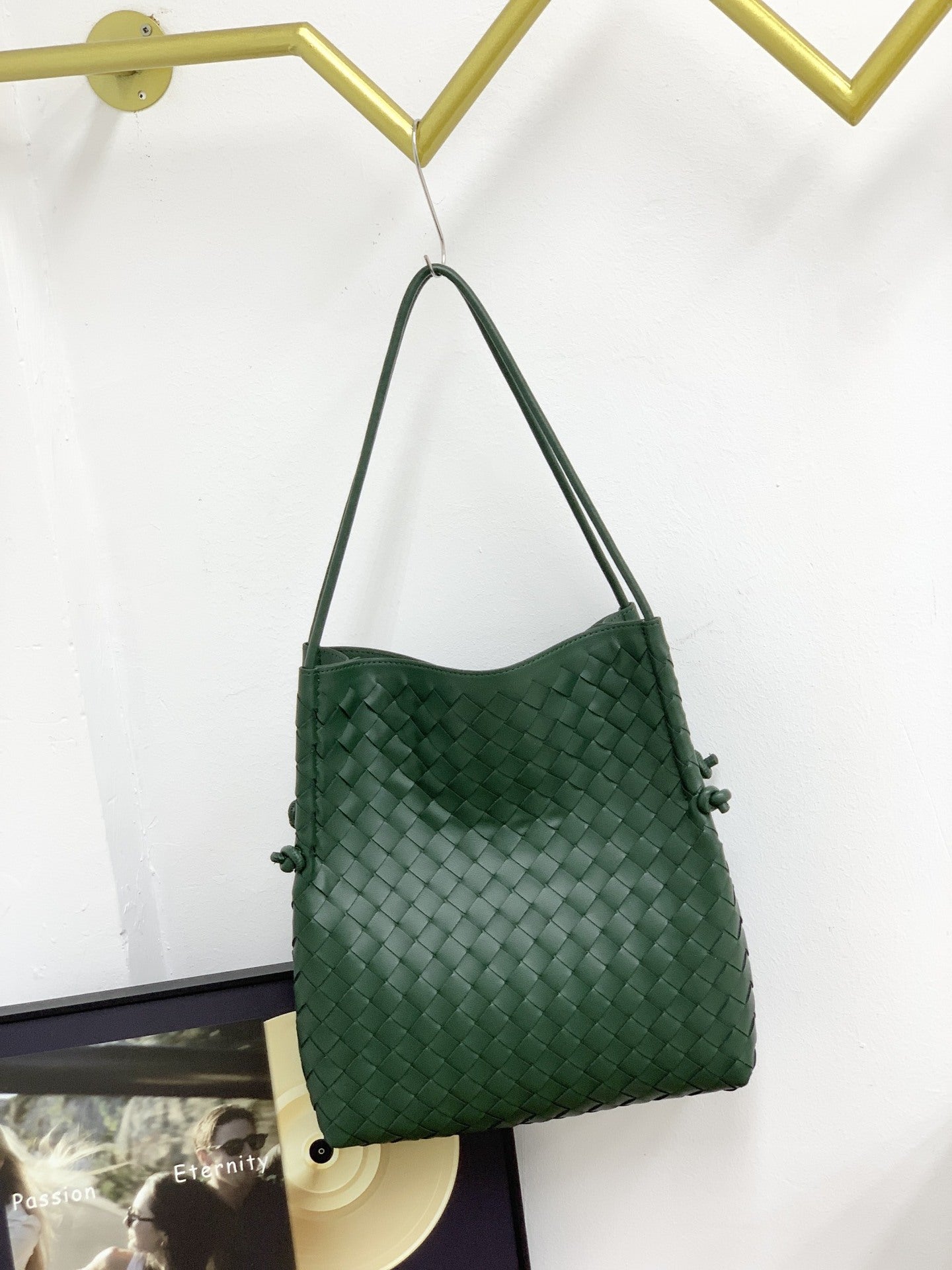 2024春夏季新款牛皮女包菜篮子编织大容量单肩斜挎手提包包编织女