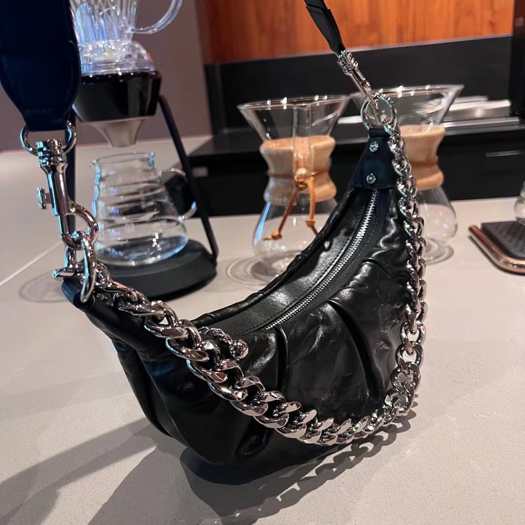 2023新款潮时尚褶皱马鞍包休闲链条单肩新月包百搭网红软皮斜挎包