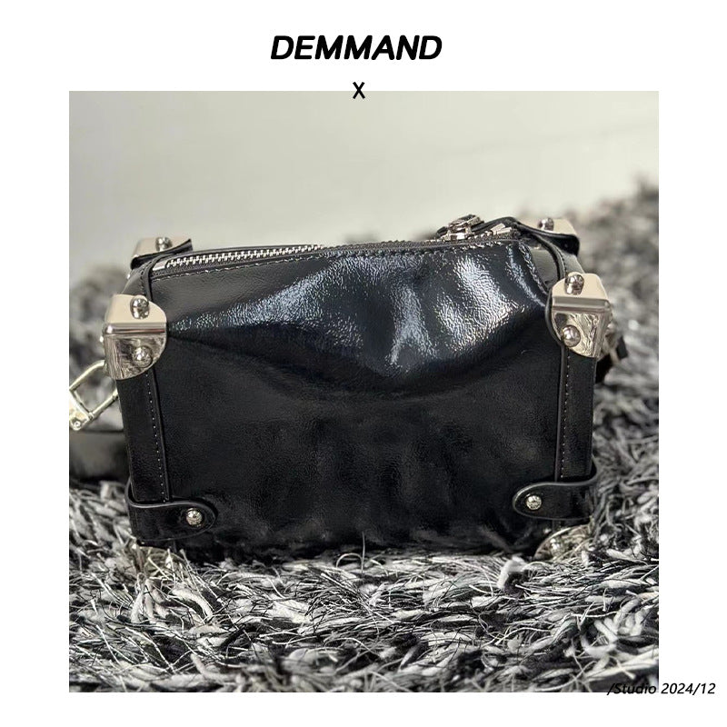 2024真皮手拎盒子包手抓纹褶皱油蜡头层牛皮铆钉机车包斜挎潮酷包