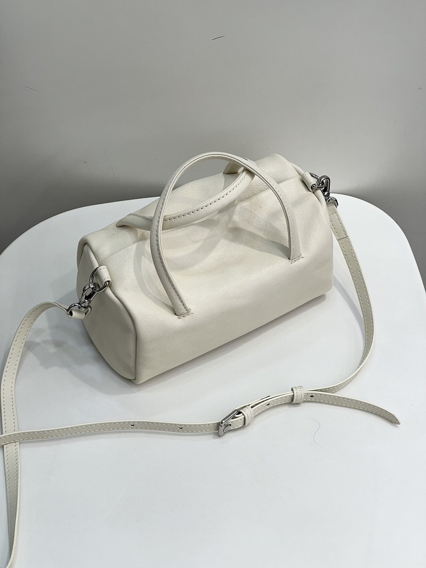 2025韩系新款新款女包高级复古保龄球包包百搭大容量通勤包法棍包