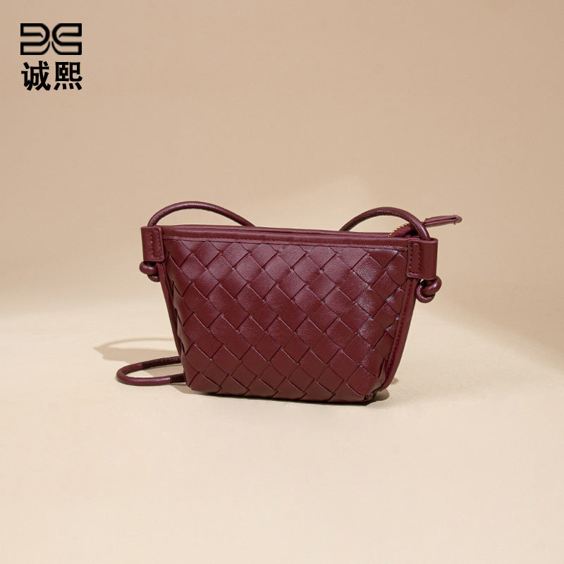 新款纯色百搭斜跨编织女包休闲创意零钱包小巧可爱mini复古饺子包