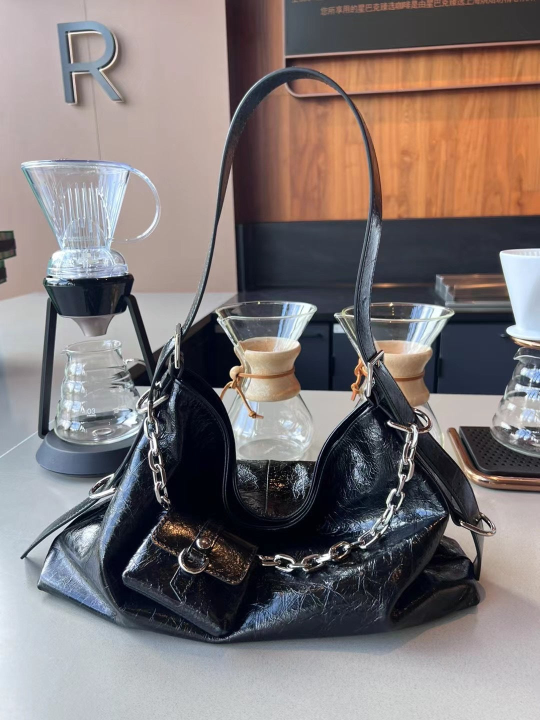 质感牛皮托特包女大容量机车包黑色通勤大包包斜挎单肩水桶包真皮