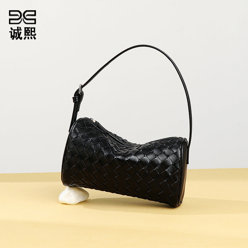 迷你新款手工编织女包轻便百搭手提圆筒相机包单肩斜挎腋下枕头包