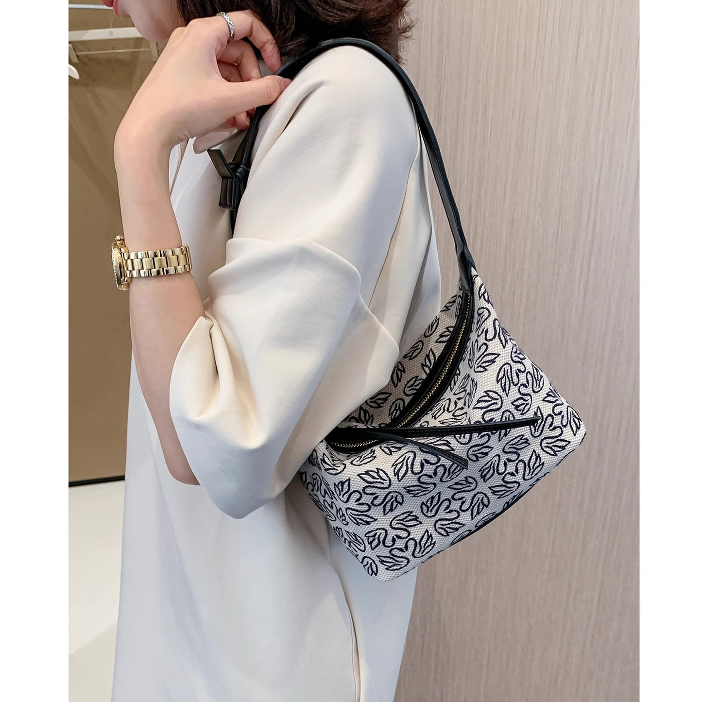 罗家时尚天鹅刺绣医生包包2023秋冬款女包帆布单肩手提休闲秋腋下