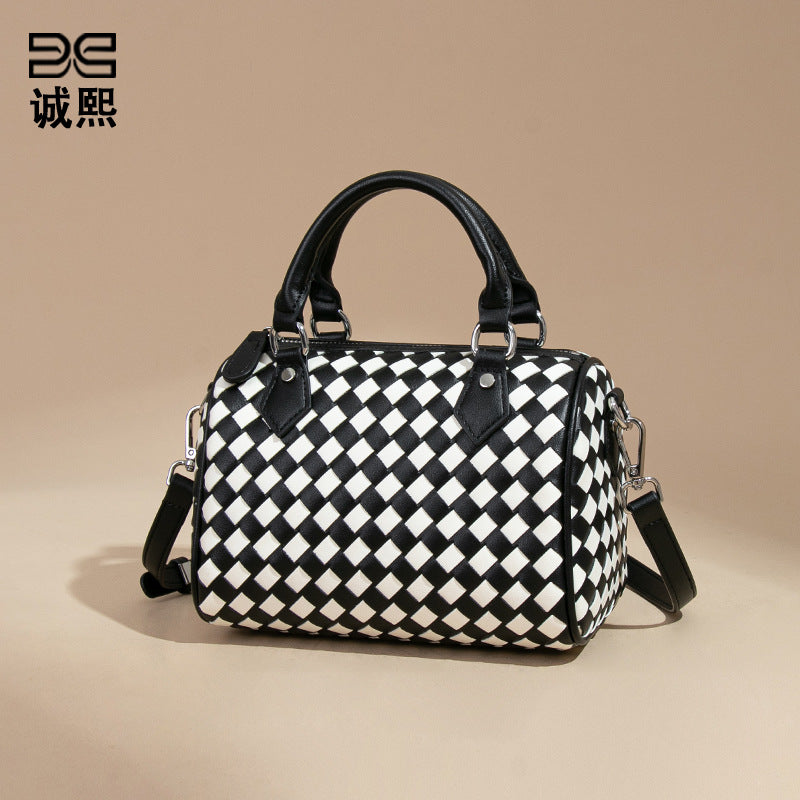 外贸新品棋盘格手提波士顿枕头包时尚手工编织女包休闲单肩斜跨包