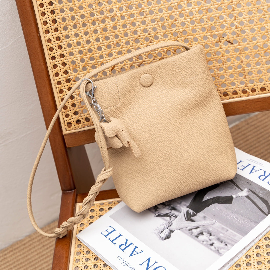 卡通小象真皮斜跨包竖款简约休闲托特包ins软皮女士单肩包小包包