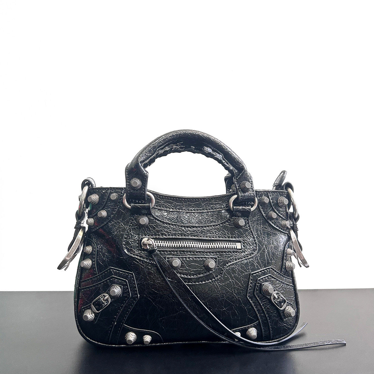 预售新品网红同款时尚百搭暗黑机车铆钉设计小托特手提斜挎包包女