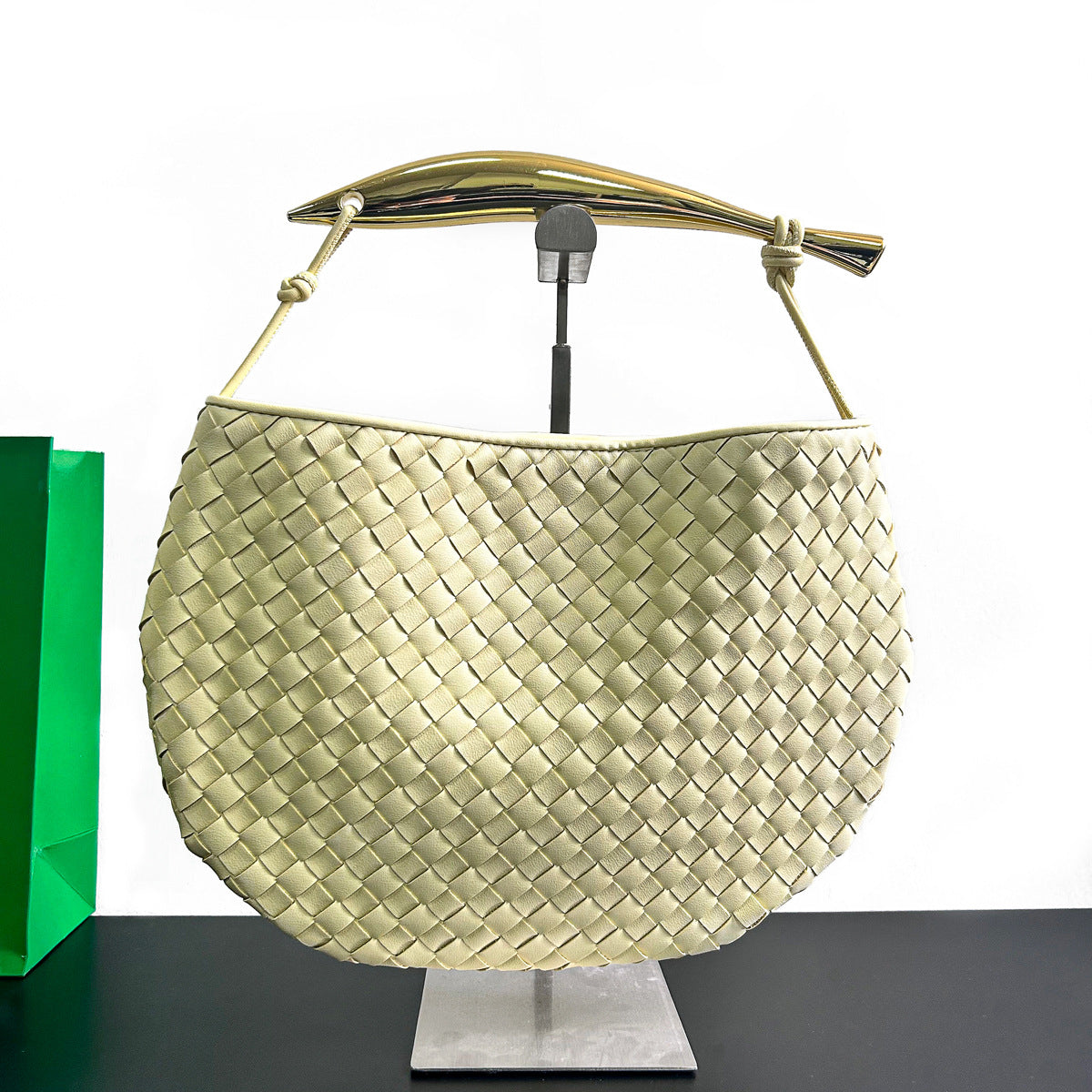 物著设计大金属手把编织饺子包2023手拎包真皮手提包宽肩带水桶