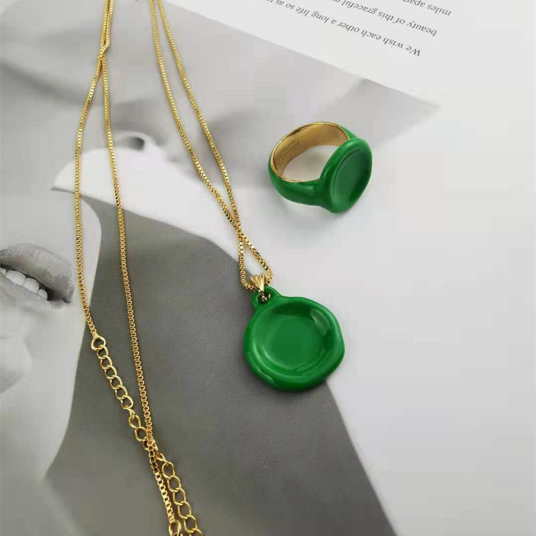 BV新款2021项链珐琅圆牌吊坠欧美高级感不规则圆形绿色长款项链女