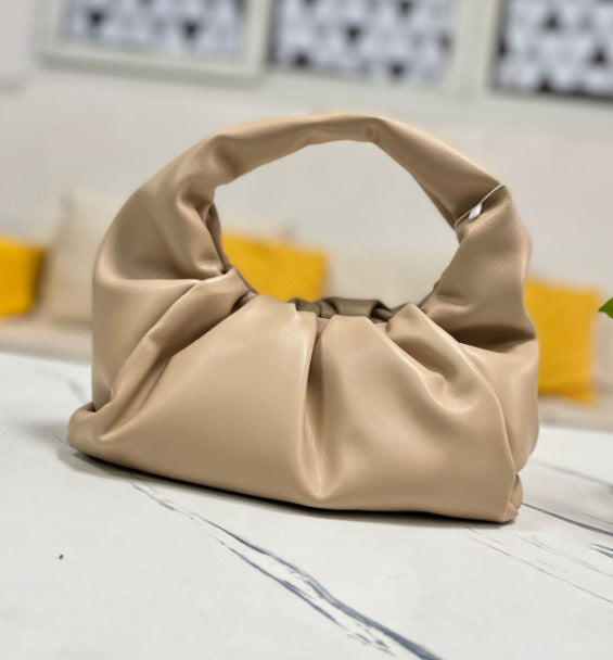 包包女2022新款女包牛角包pouch云朵包饺子包手提单肩包真皮女包