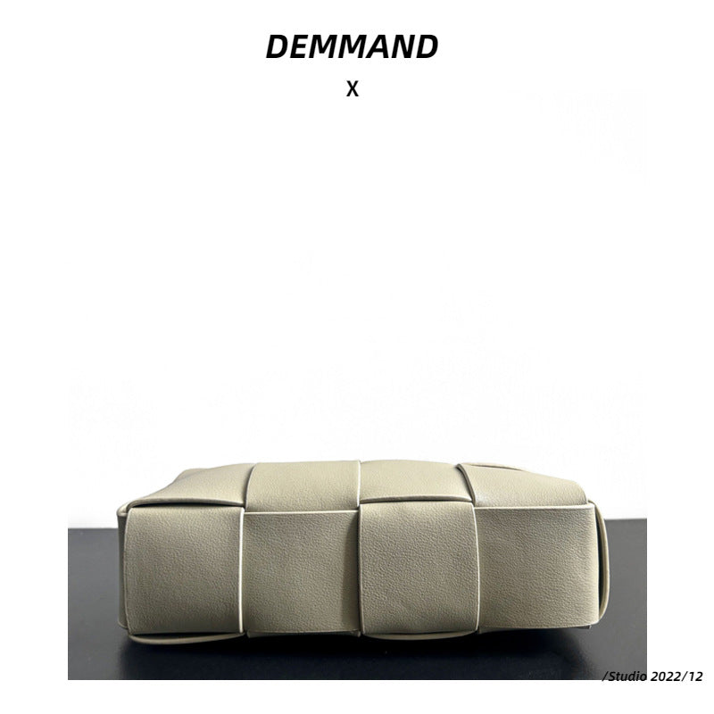 高级感包包女春夏百搭2023新款时尚单肩斜挎包流行爆款编织枕头包