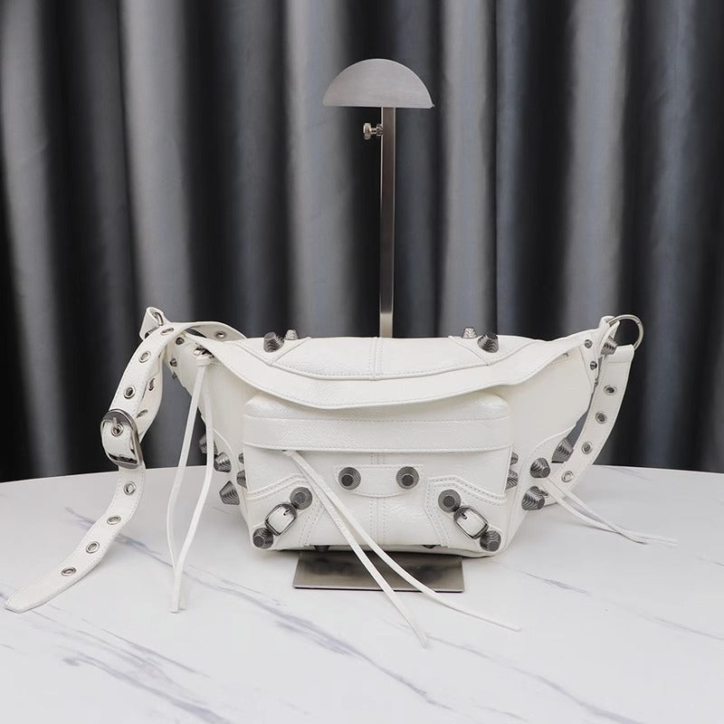 b家ins风机车包夏天包包斜挎腰包小众百搭真皮女式胸包女潮 代发