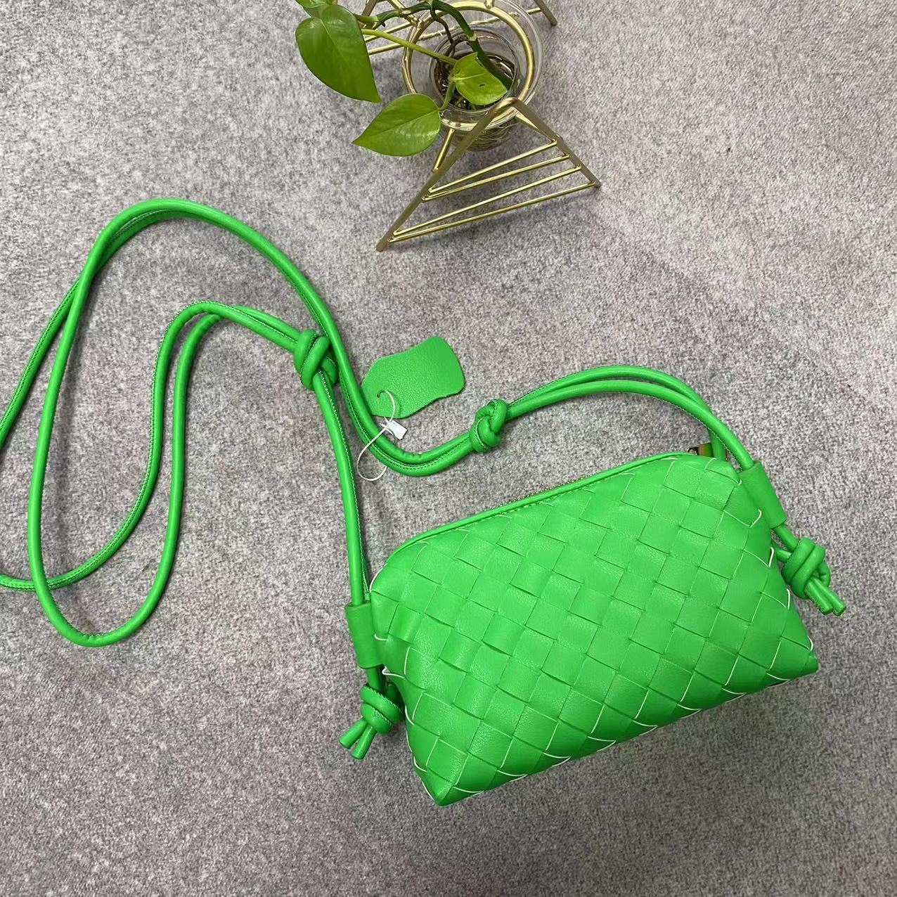 包包女2022新款真皮女包牛皮包包编织小方包饭盒包轻奢小包包潮牌