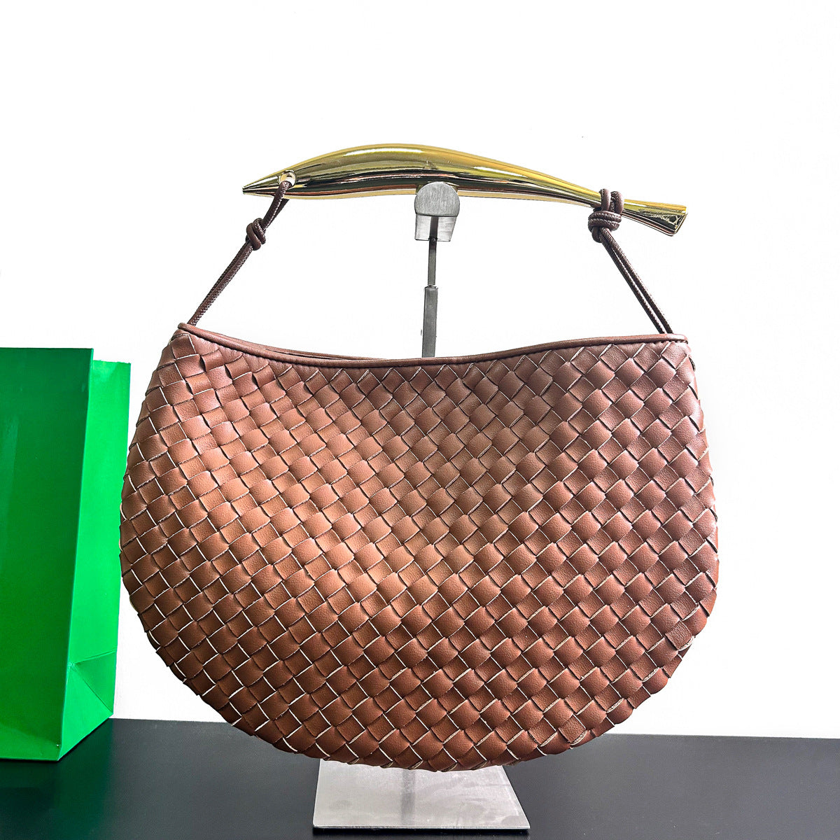 物著设计大金属手把编织饺子包2023手拎包真皮手提包宽肩带水桶