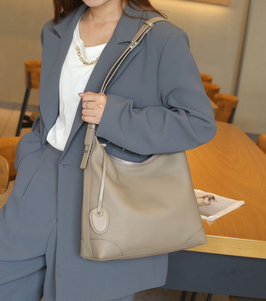 真皮包包女时尚TOGO头层中古腋下包2023新款百搭水桶包单肩斜挎包