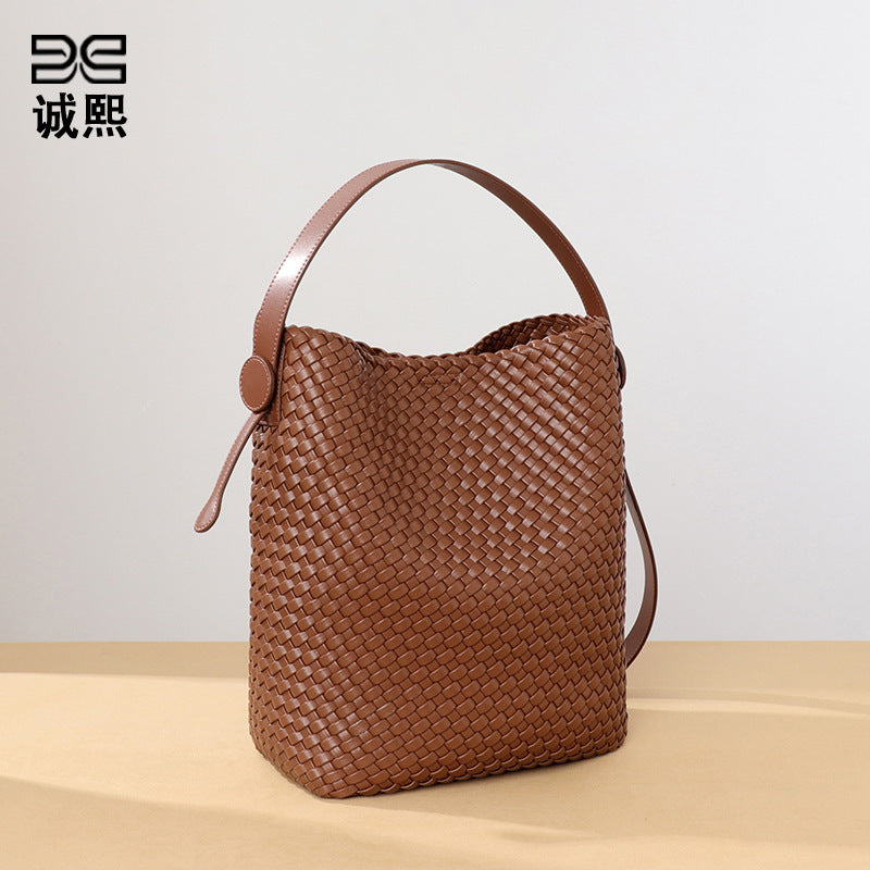 复古单肩斜挎包高级感大容量手提水桶包跨境潮流腋下包编织子母包