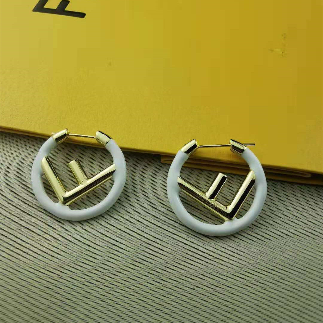 芬家F耳环女珐琅彩色欧美简约小众CHIC高级感ins百搭耳坠字母耳圈