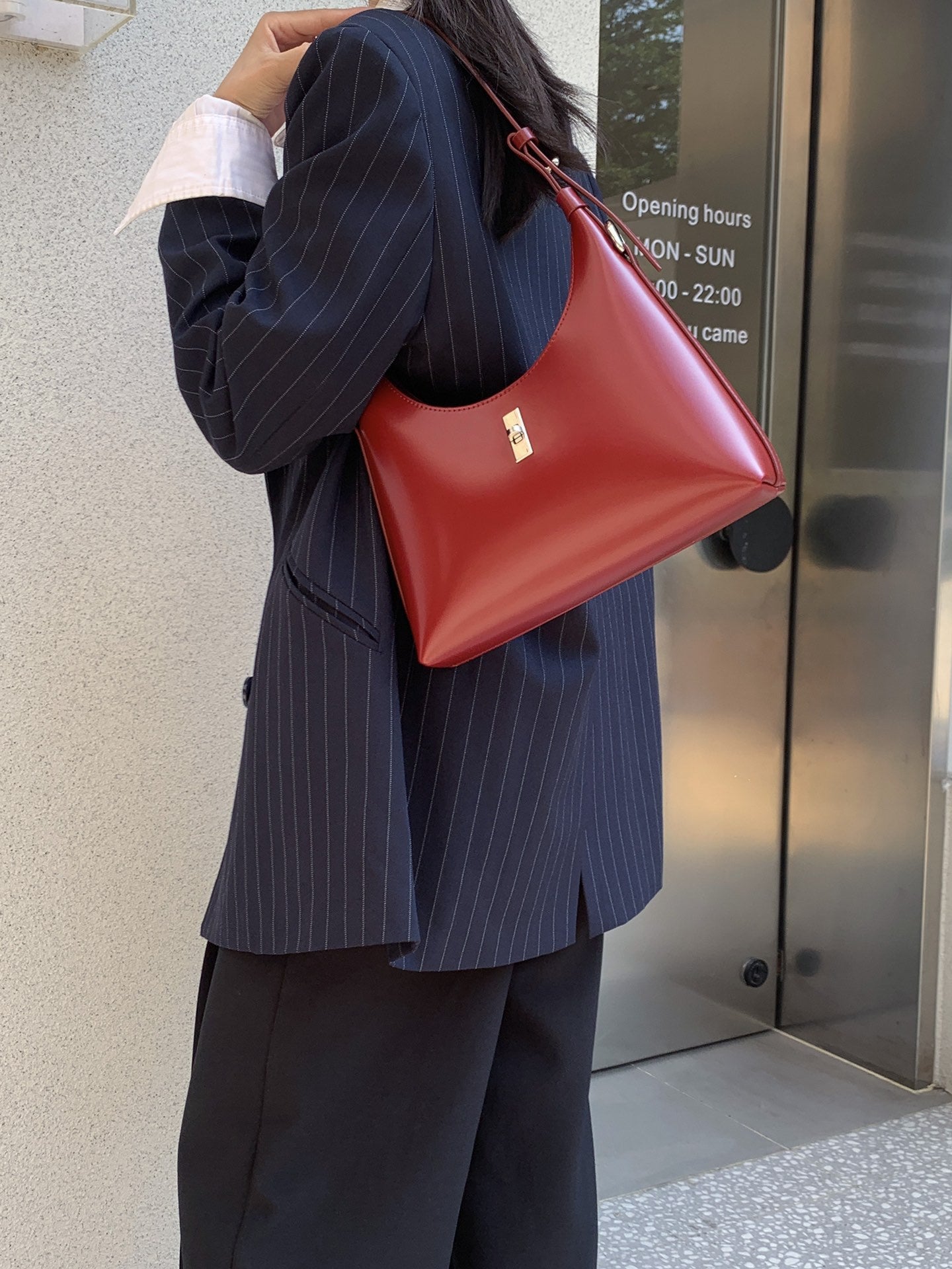 复古法棍包腋下包新月包百搭手提斜挎包包女树膏油蜡皮质细腻柔滑