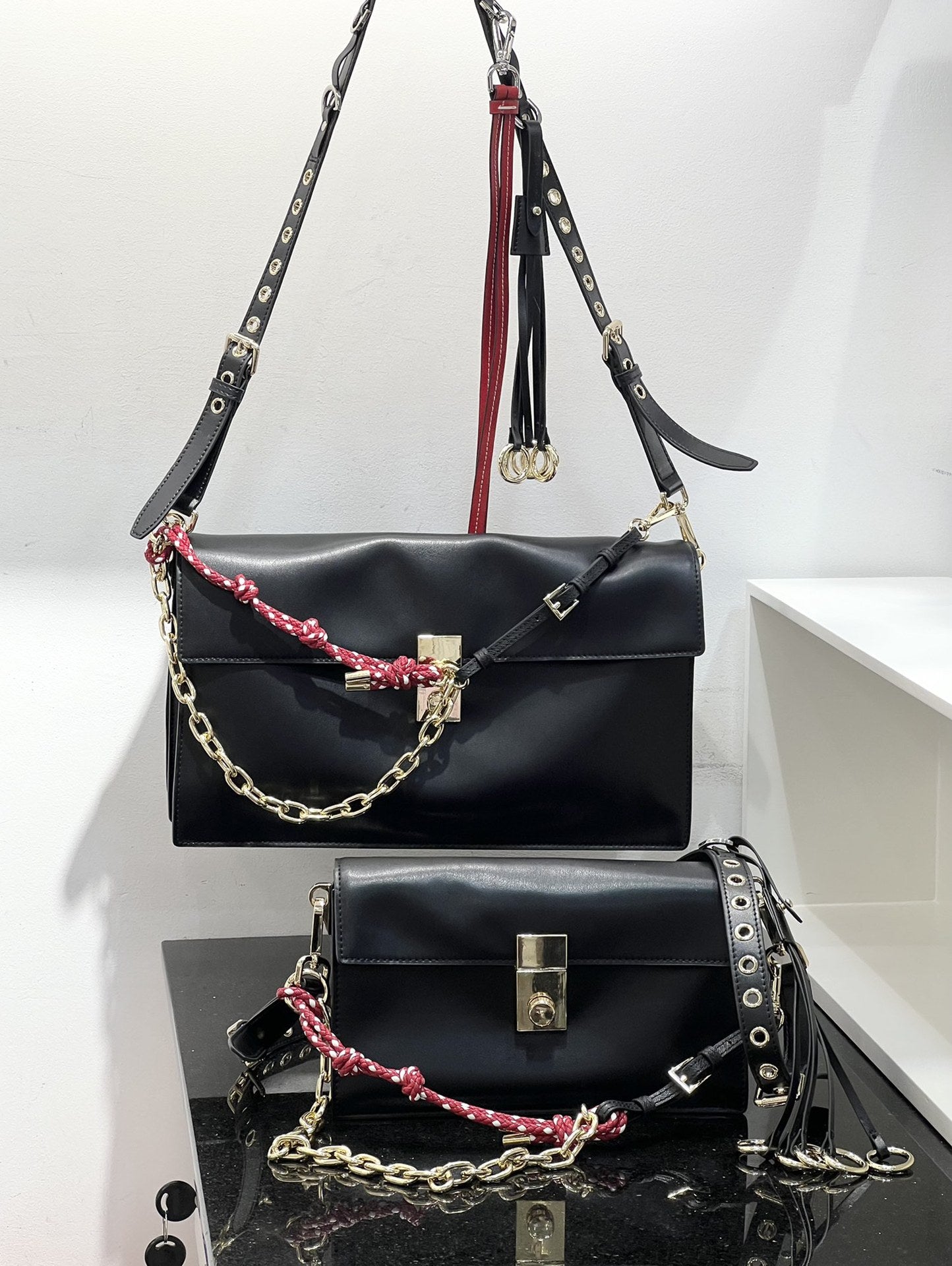 新款soft sound翻盖软皮风琴包头层牛皮彩色挂饰邮差包手提单肩包